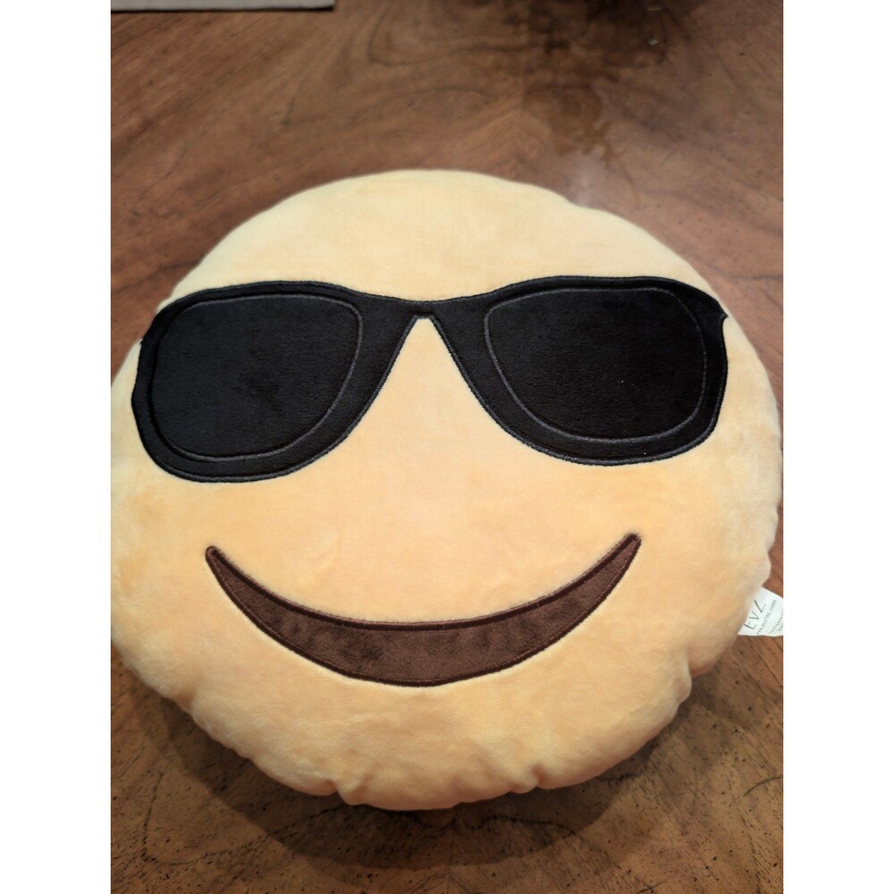Official EvZ Sunglasses Emoji Pillow - 32cm - Excellent Condition - Picture 6 of 6